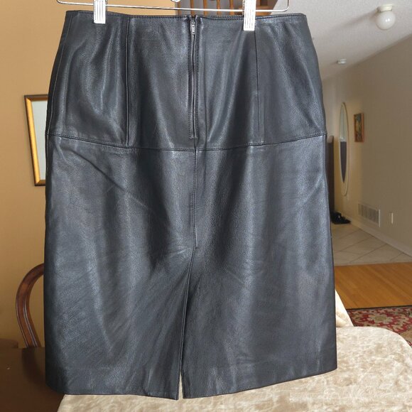 Club Monaco Leather Pencil Skirt - US 4 - Excellent Condition - Picture 6 of 7